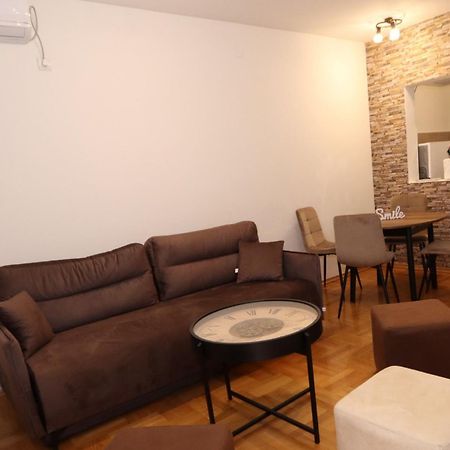 Lux Apartment Rose 2 60M2 Kragujevac Dış mekan fotoğraf